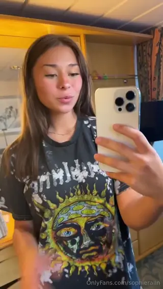 sophieraiin leaked video, frame 2