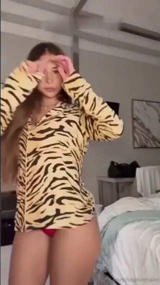 sophieraiin leaked video preview