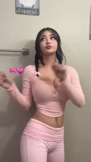 strawbarizz leaked video, frame 3