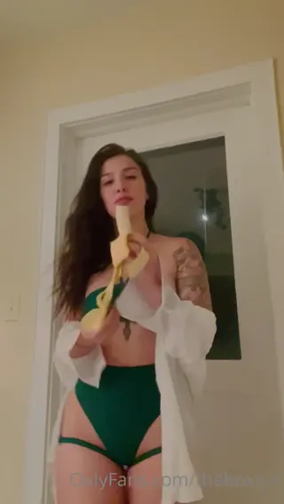 theboxgirl leaked video, frame 2