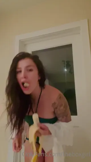 theboxgirl leaked video, frame 3