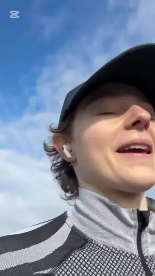 thomasin.mckenzie leaked video, frame 5