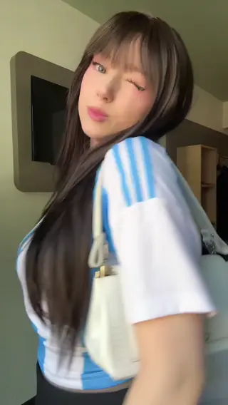 upminaa leaked video, frame 1