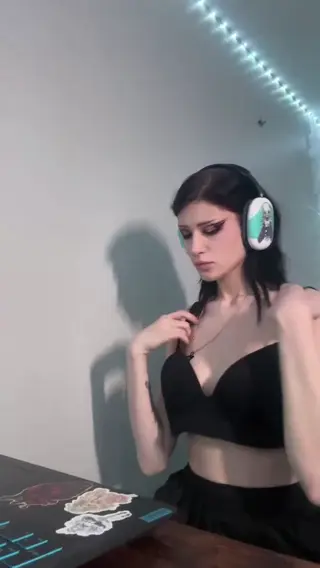 vampkira leaked video, frame 1
