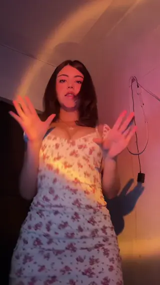 vaniasse leaked video, frame 4