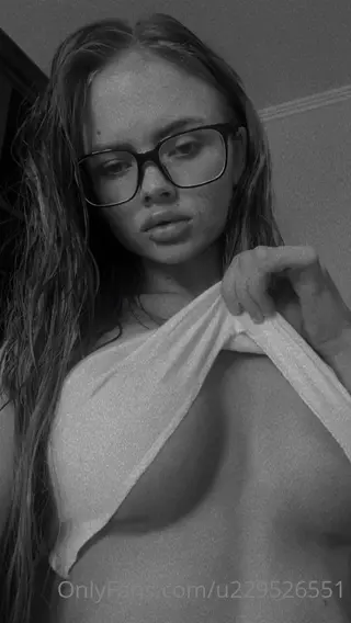 vicky_de_levine leaked video, frame 4