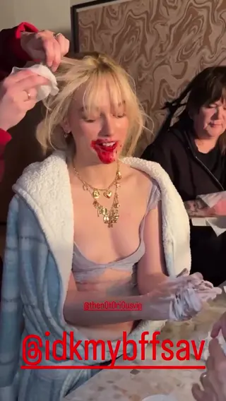 victoria_pedretti leaked video, frame 5