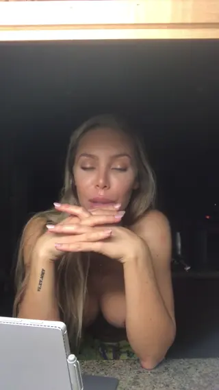 xnicoleanistonx leaked video, frame 3