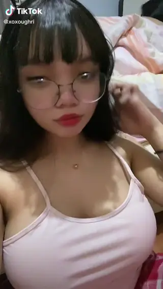 xoxo_yuri leaked video, frame 1
