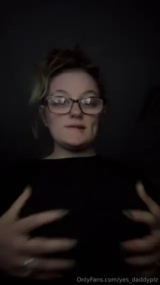 yourgirlsoni_vip leaked video preview