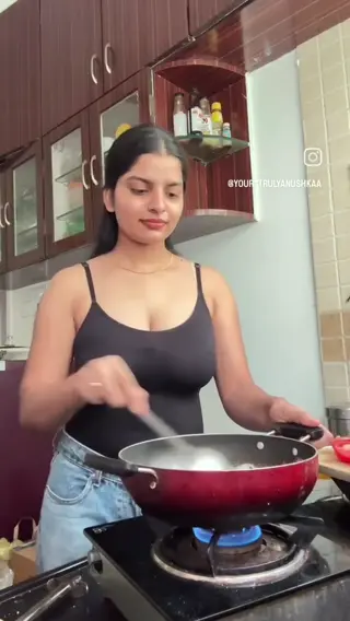 yourstrulyanushkaa leaked video, frame 4