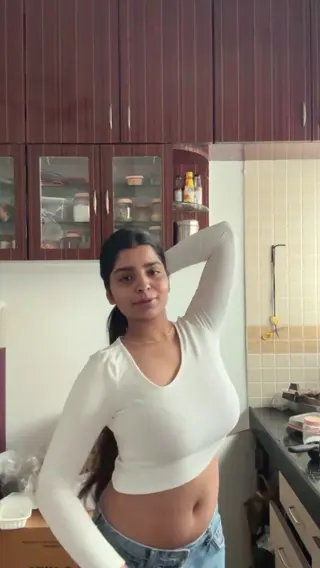 yourstrulyanushkaa leaked video, frame 2