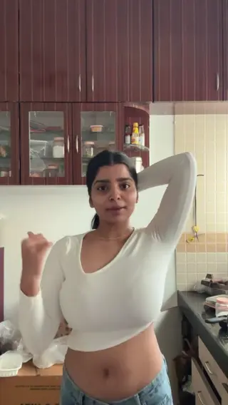yourstrulyanushkaa leaked video, frame 3