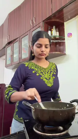 yourstrulyanushkaa leaked video, frame 2