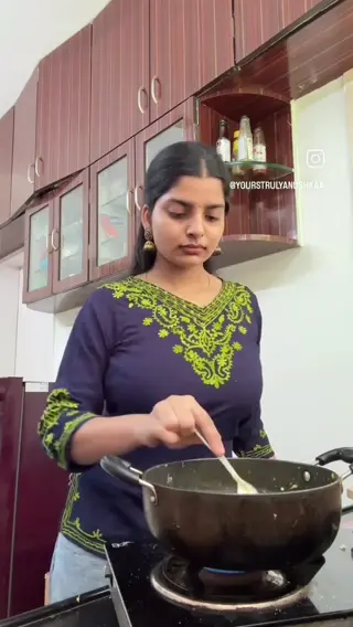yourstrulyanushkaa leaked video, frame 3