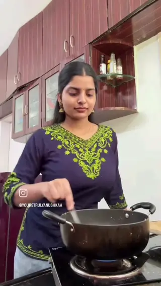 yourstrulyanushkaa leaked video, frame 5