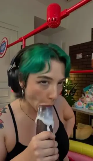yungelderberry leaked video, frame 4