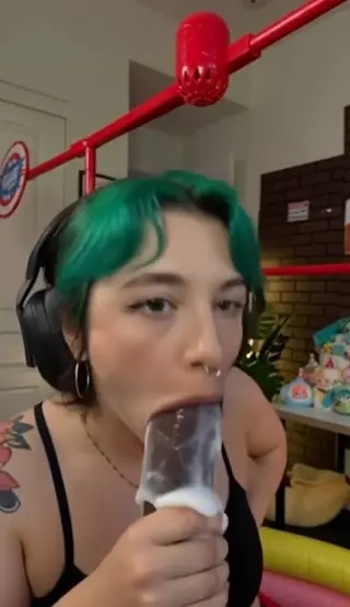 yungelderberry leaked video, frame 5