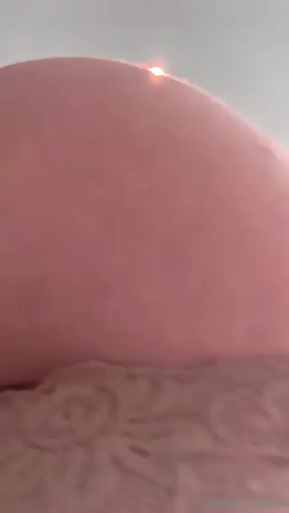zartprickelnd leaked video, frame 2